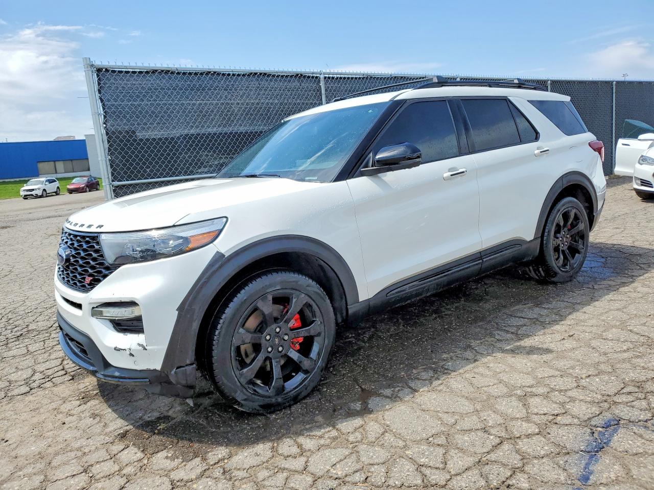 Salvage Ford Explorer Image