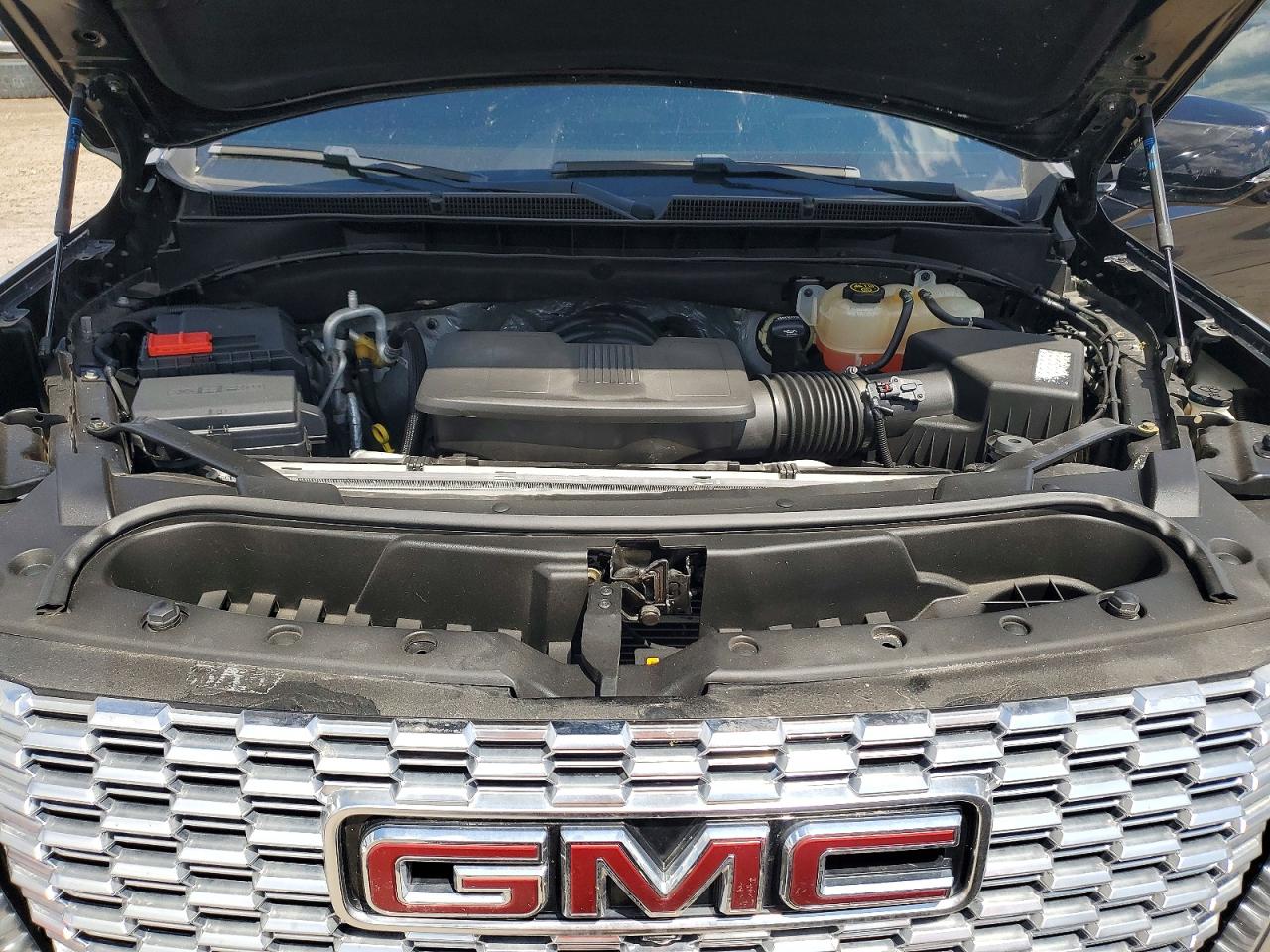 GMC Yukon Denali