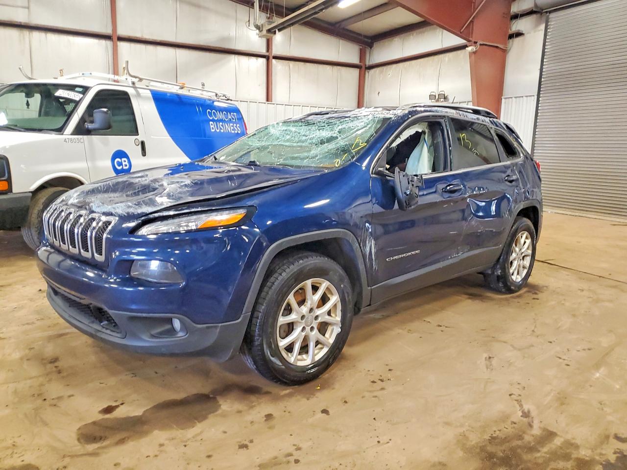 Salvage Jeep Cherokee Image