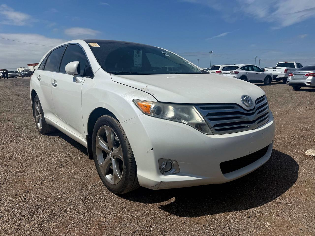 Salvage Toyota Venza Image