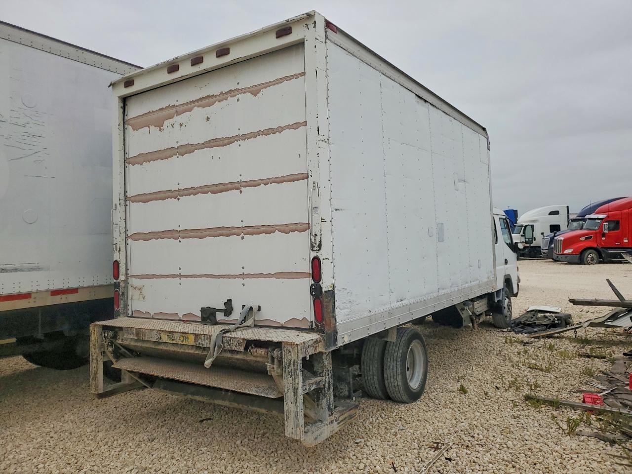Mitsubishi Medium Duty Box Trucks