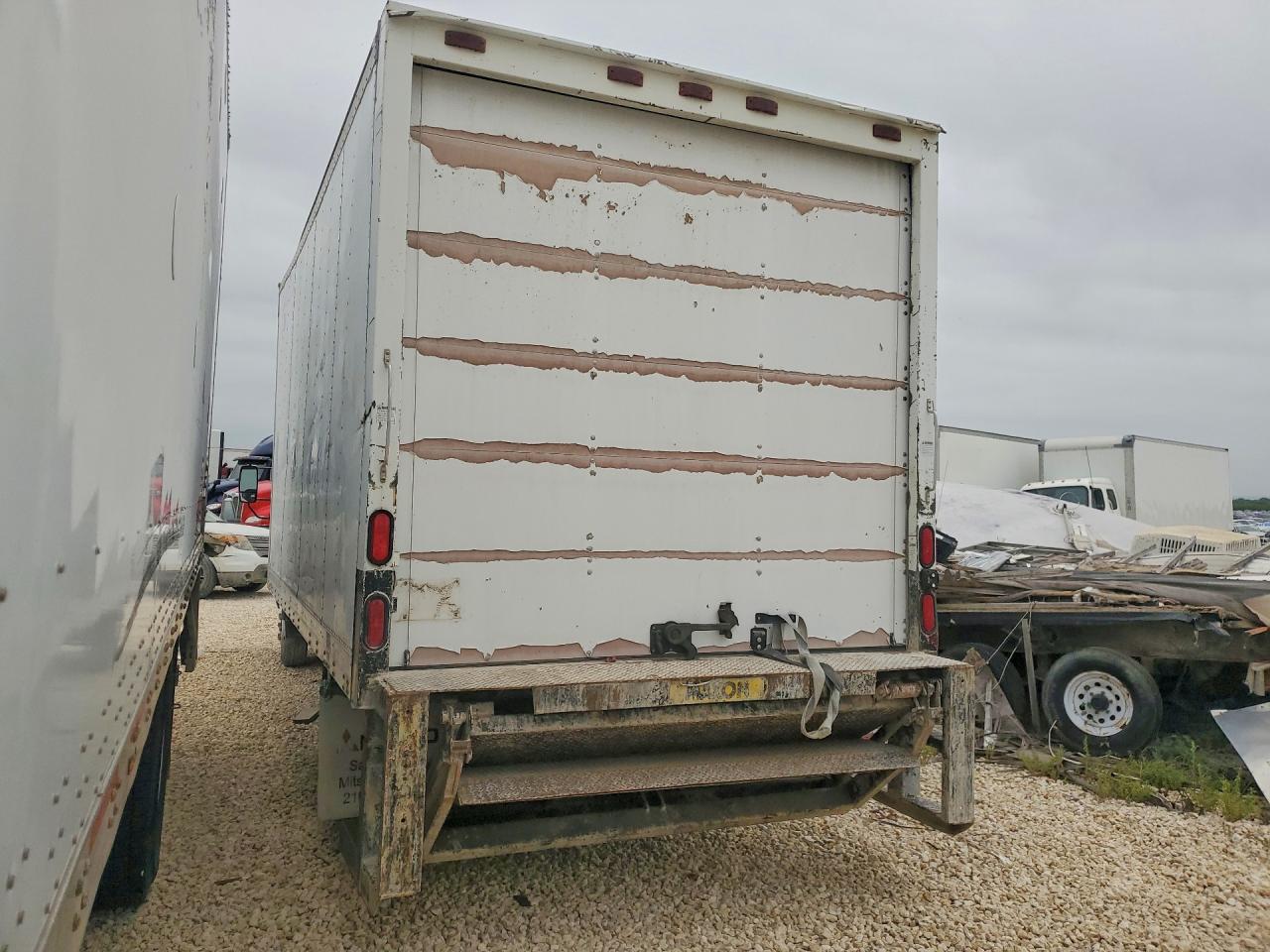 Mitsubishi Medium Duty Box Trucks
