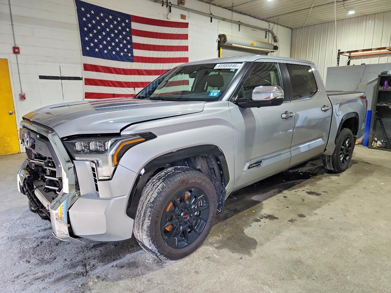 Salvage Toyota Tundra Image