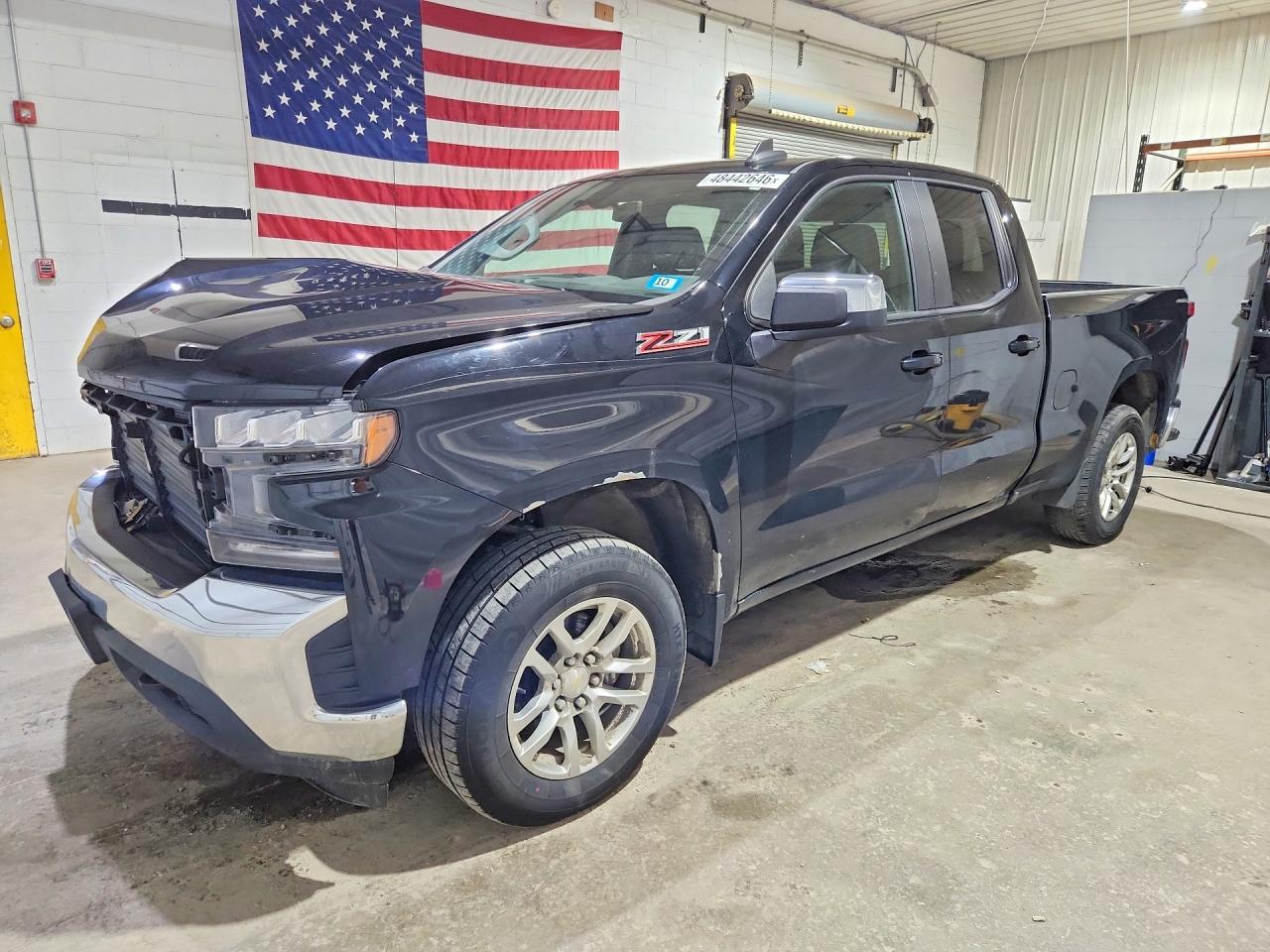Salvage Chevrolet Silverado Image