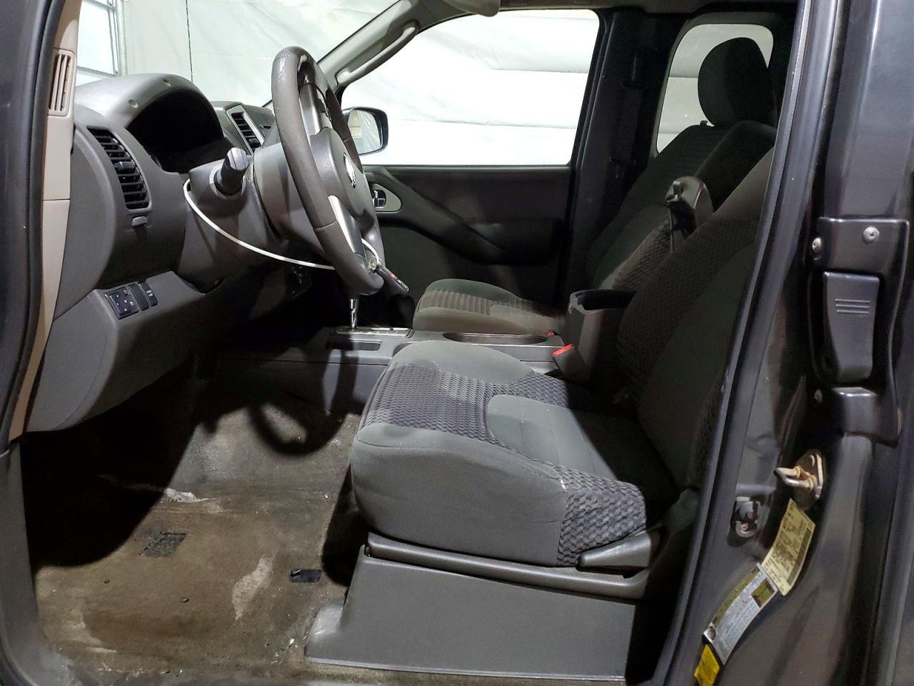 Nissan Frontier Se V6