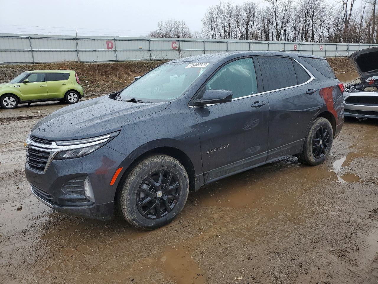 Salvage Chevrolet Equinox Image