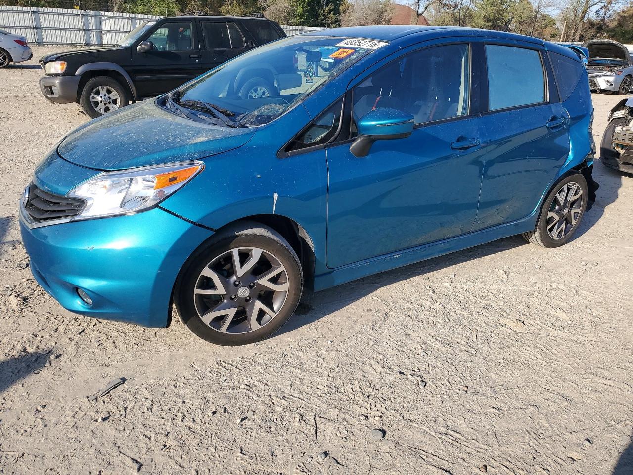 Salvage Nissan Versa Image