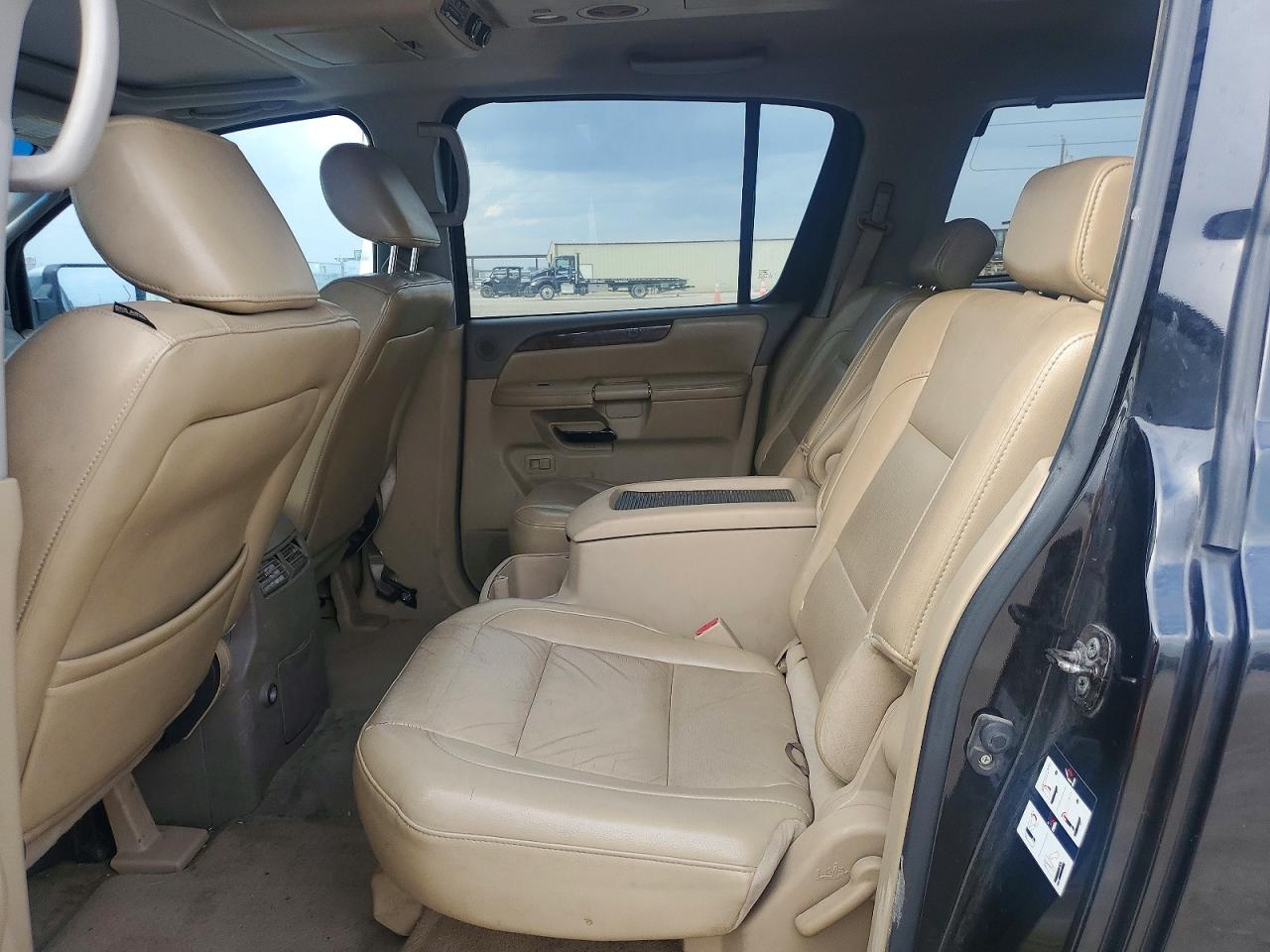 Nissan Armada Platinum