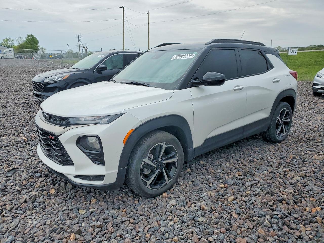 Salvage Chevrolet Trailblaze Image