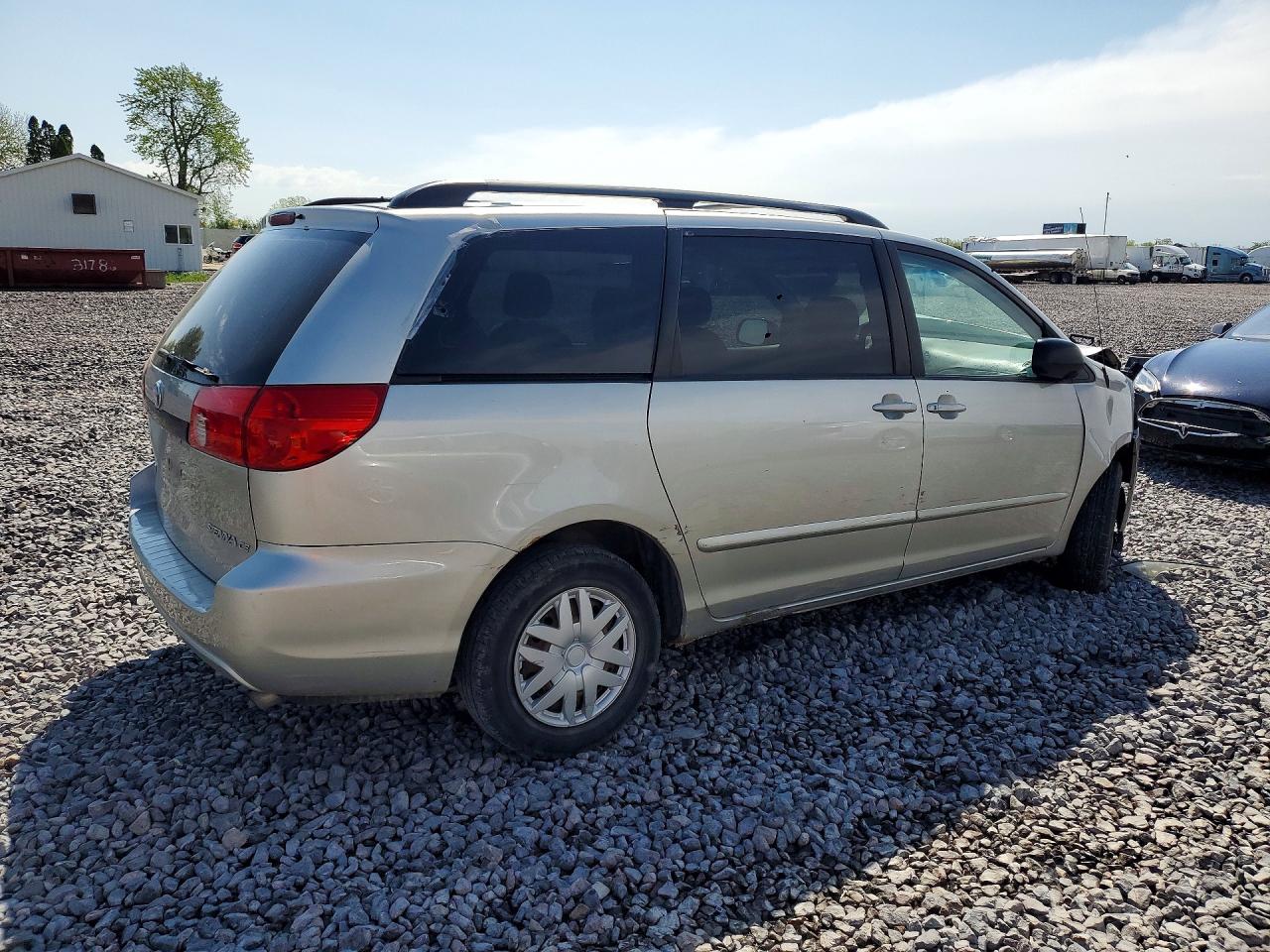 Toyota Sienna Ce 7 Passenger