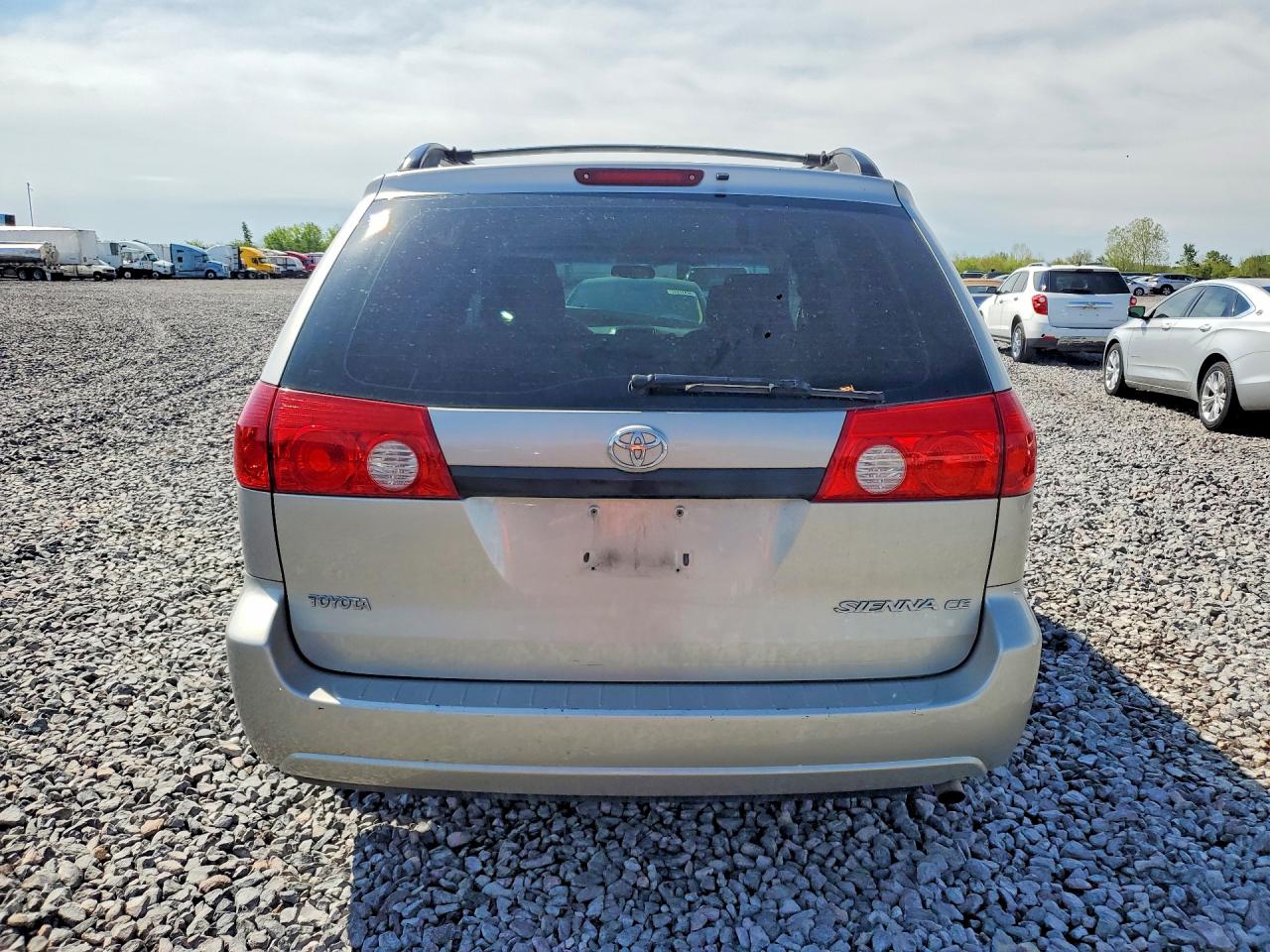 Toyota Sienna Ce 7 Passenger