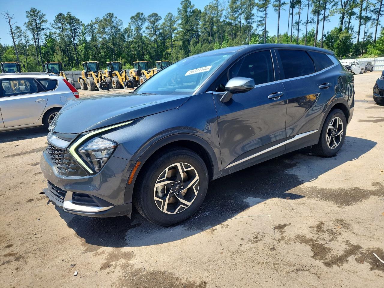 Salvage Kia Sportage Image