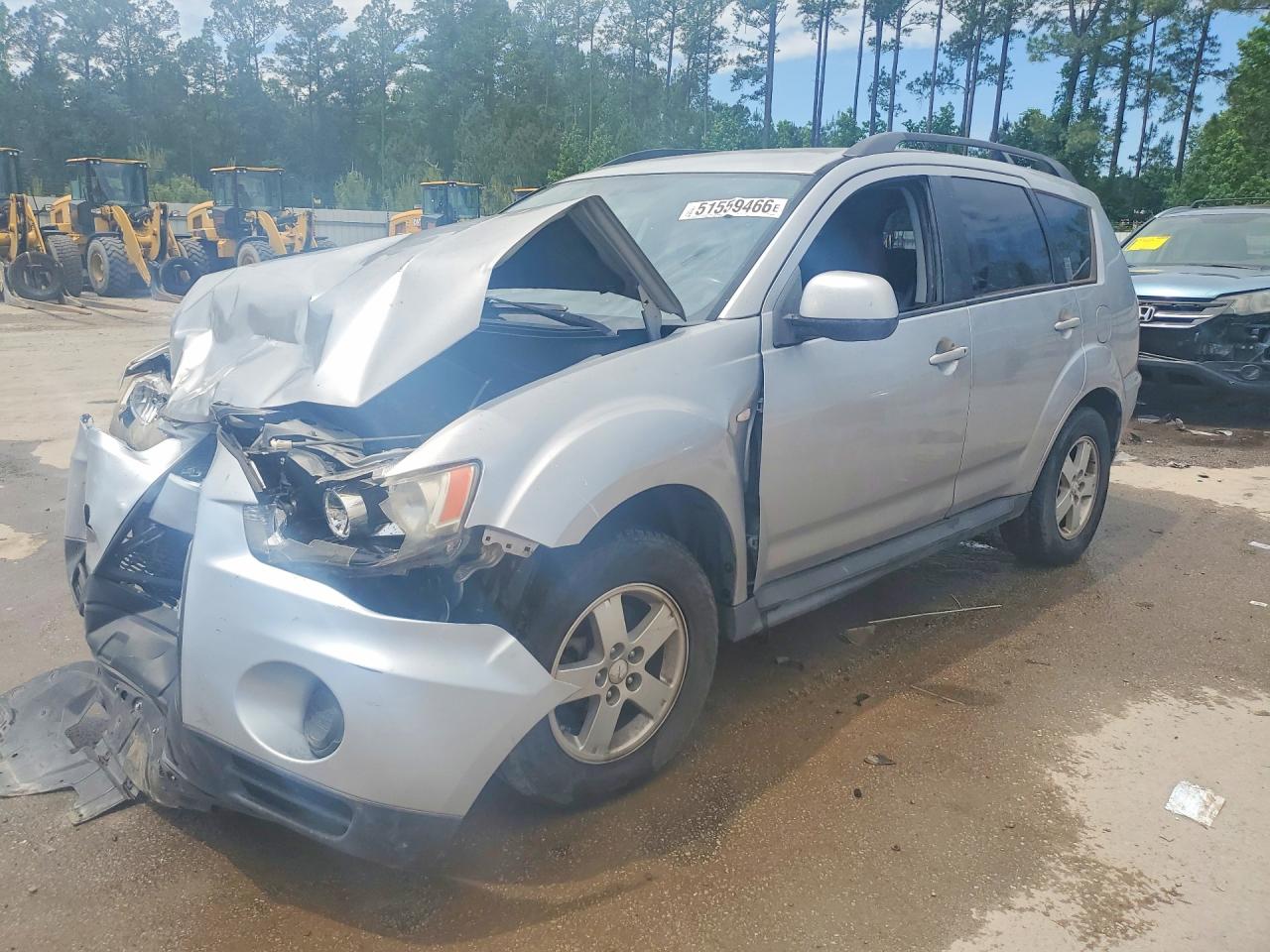 Salvage Mitsubishi Outlander Image