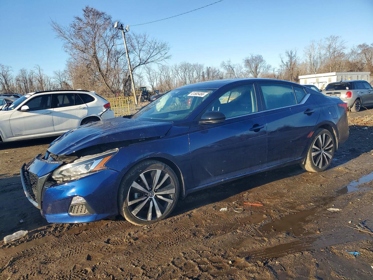 Salvage Nissan Altima Image