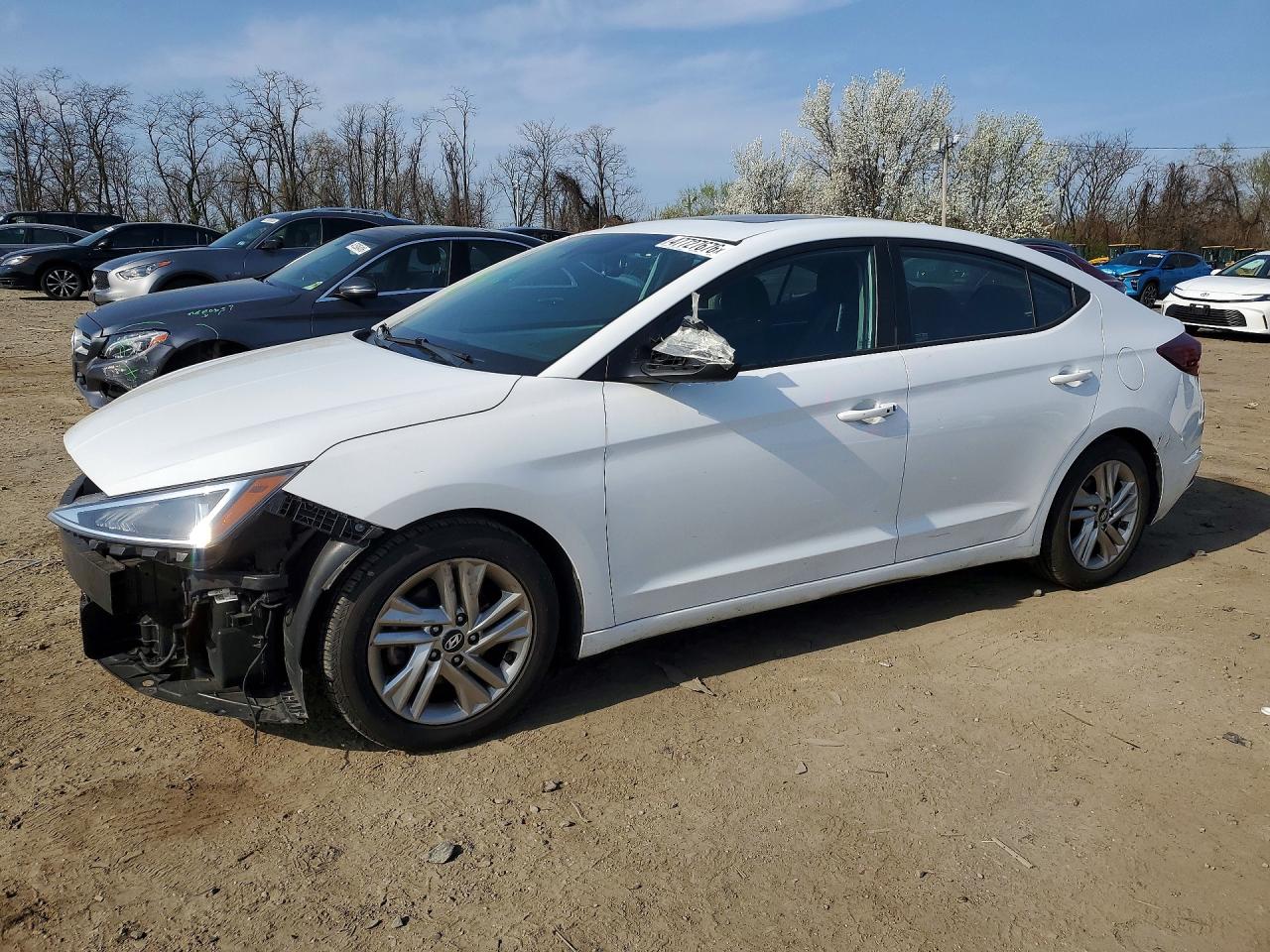Salvage Hyundai ELANTRA Image