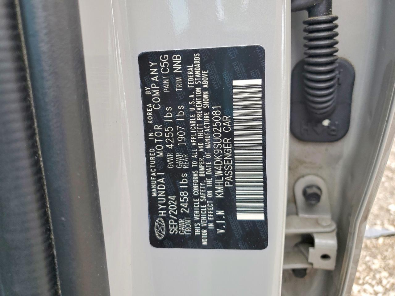 Hyundai ELANTRA Base