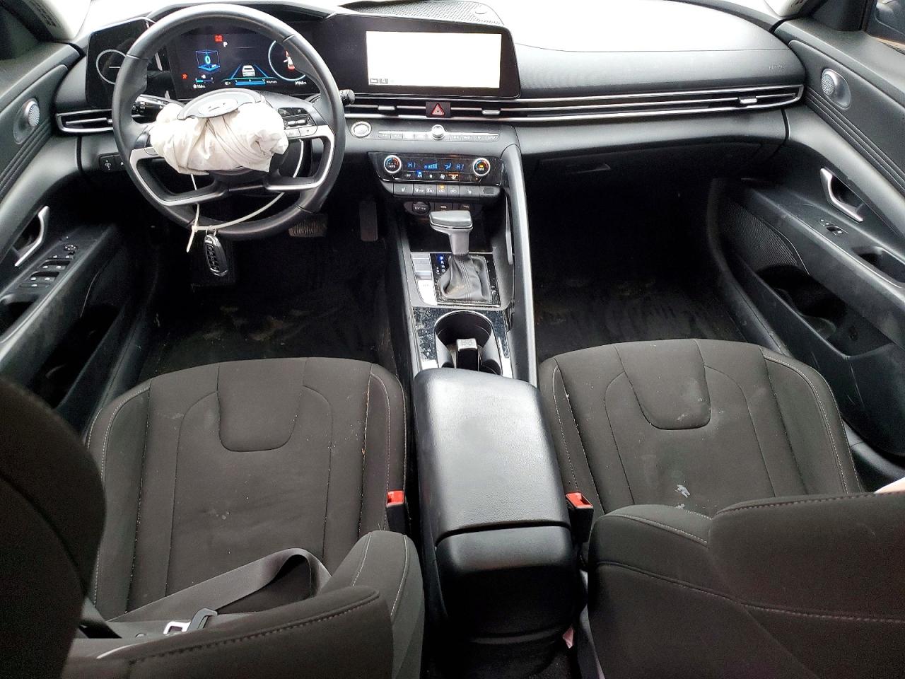 Hyundai ELANTRA Sel