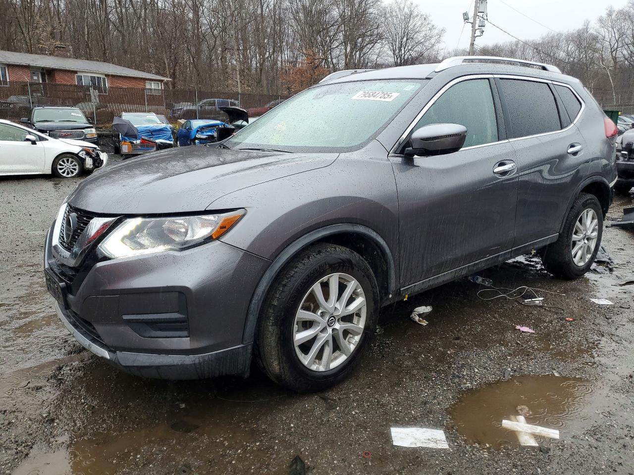 Salvage Nissan Rogue Image