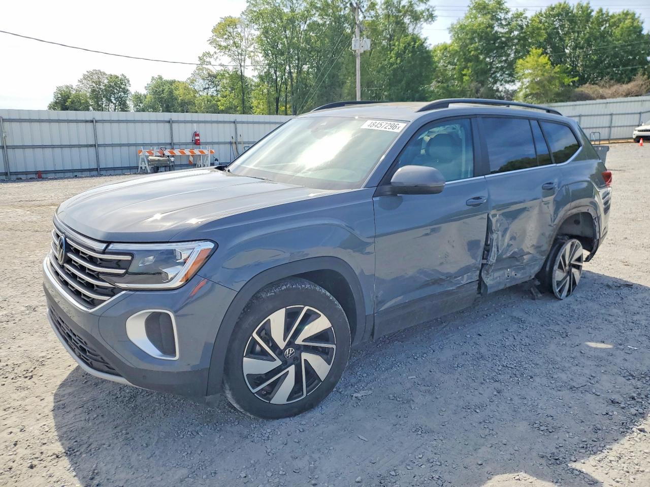 Salvage Volkswagen Atlas Image