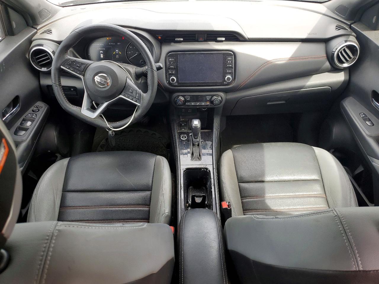 Nissan Kicks Sr
