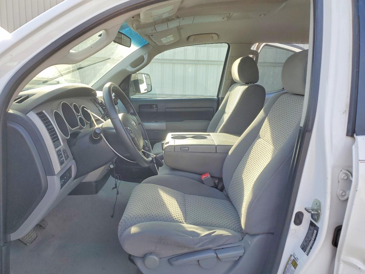 Toyota Tundra Crewmax Sr5