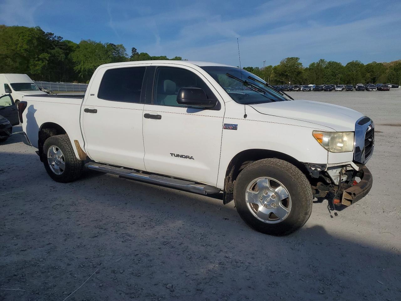 Toyota Tundra Crewmax Sr5