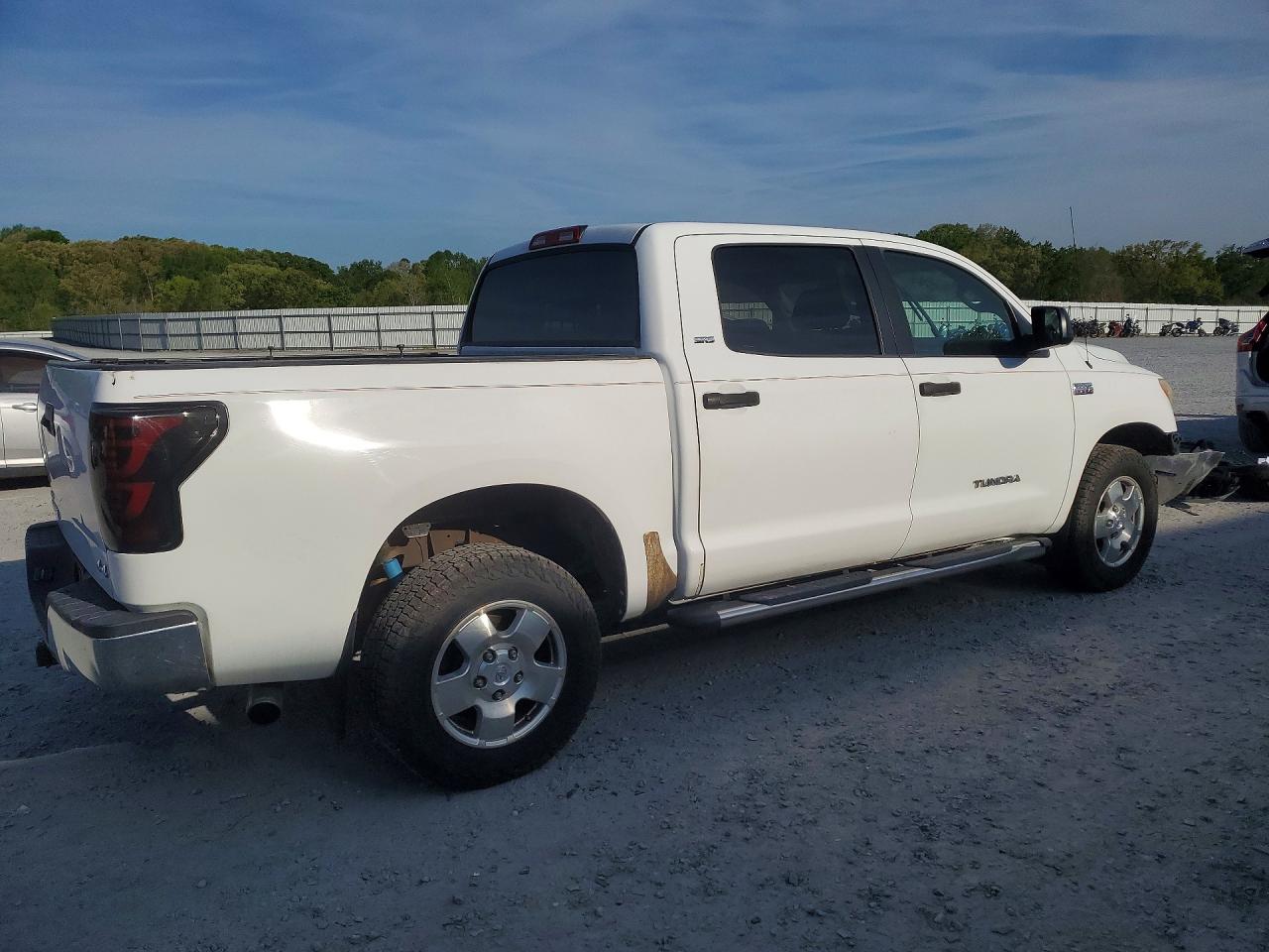 Toyota Tundra Crewmax Sr5