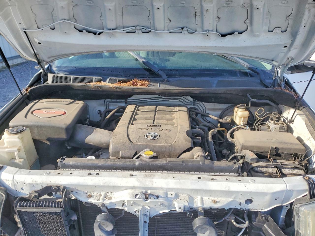 Toyota Tundra Crewmax Sr5