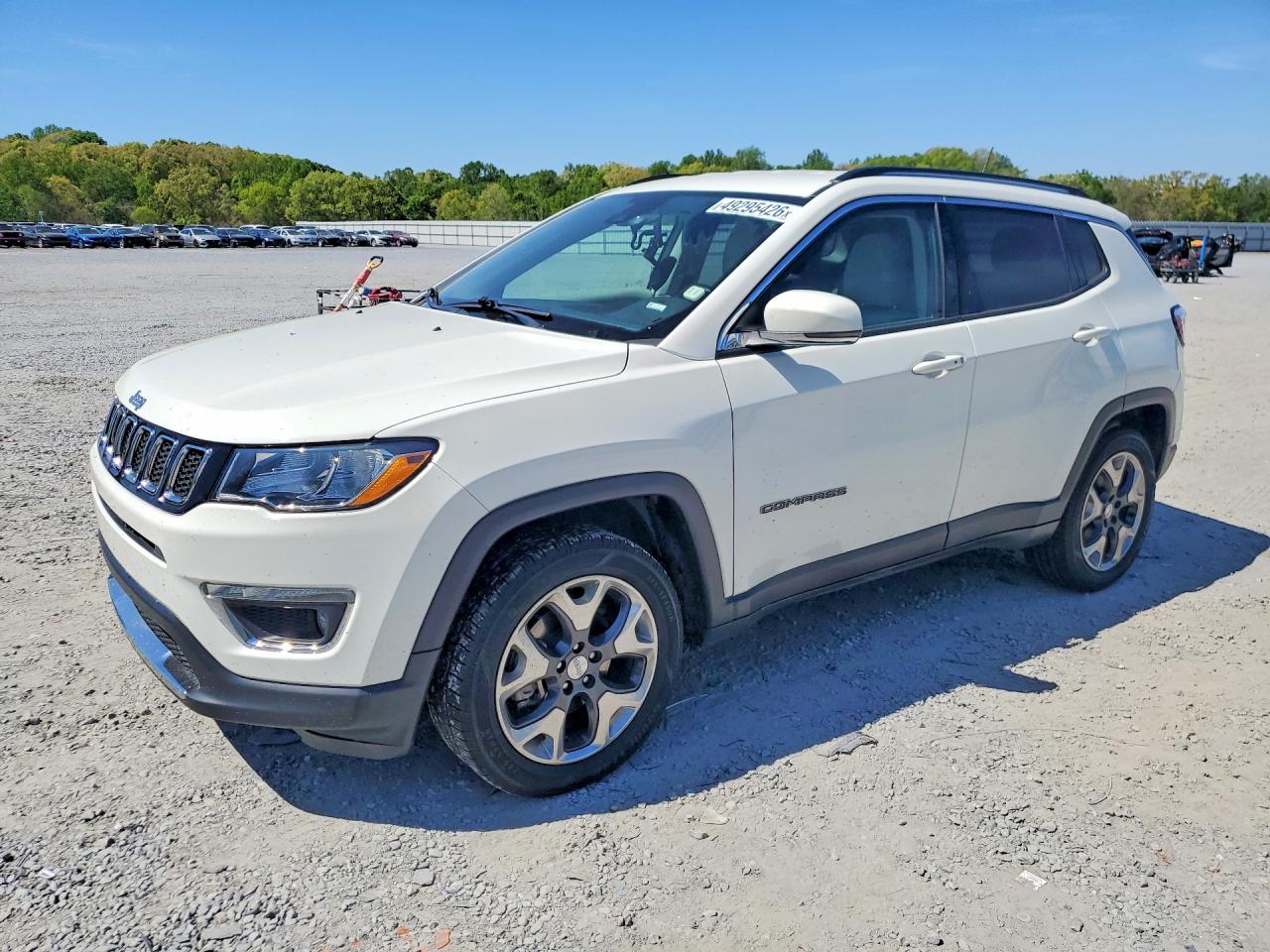 Salvage Jeep Compass Image