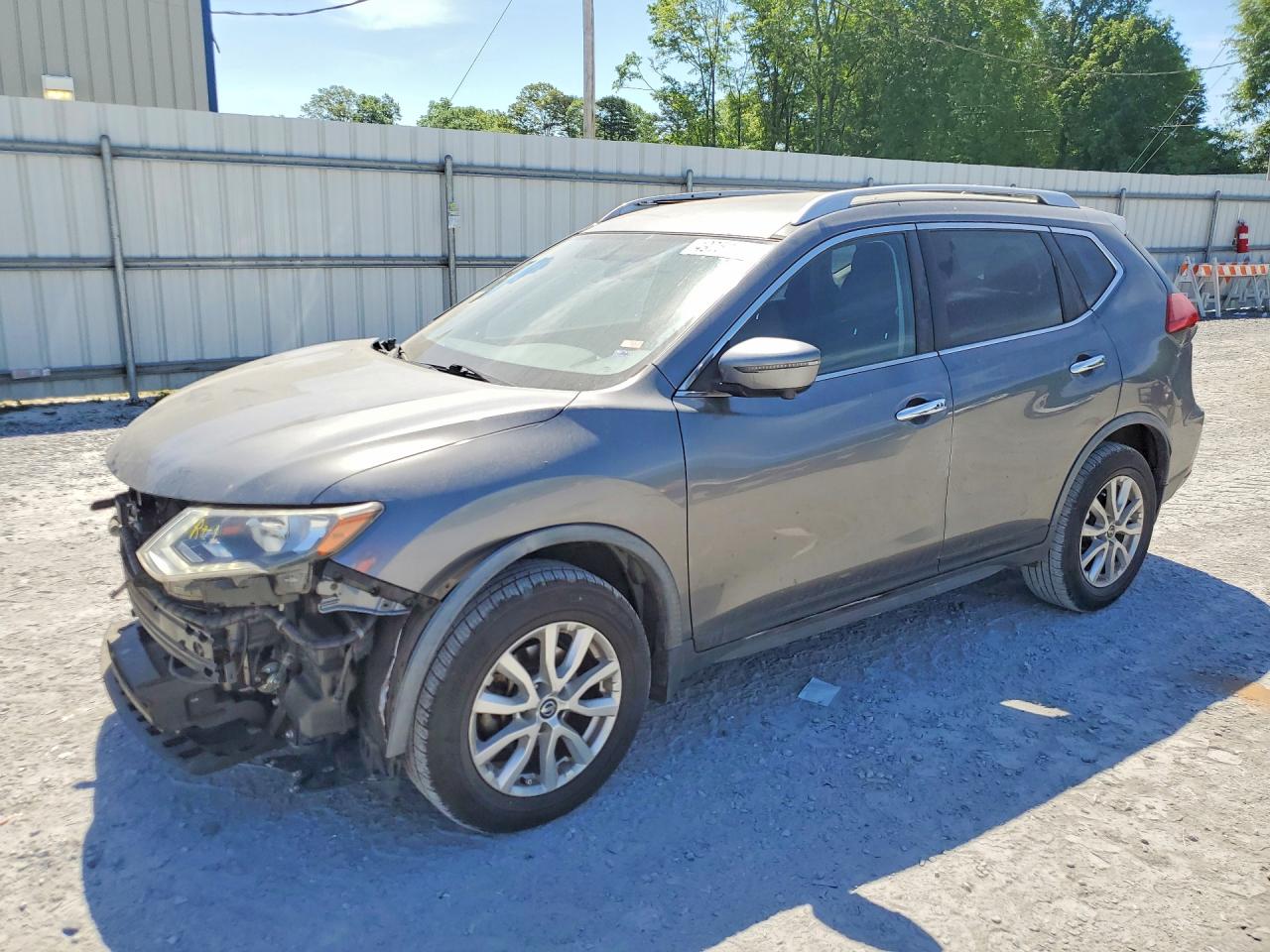Salvage Nissan Rogue Image