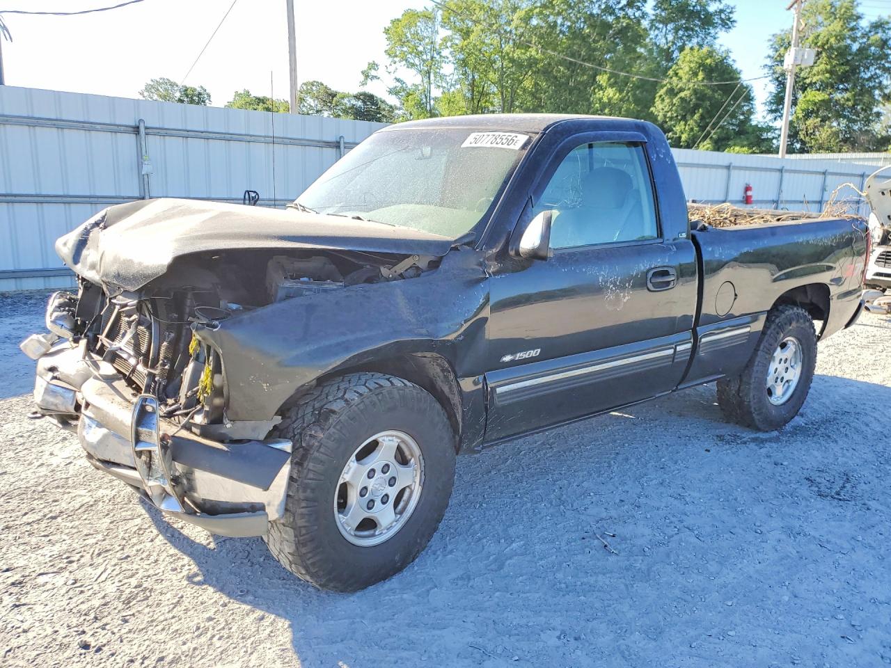 Salvage Chevrolet Silverado Image