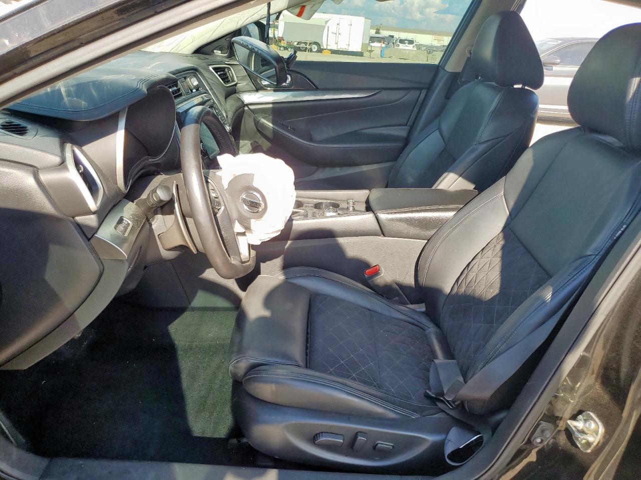 Nissan Maxima