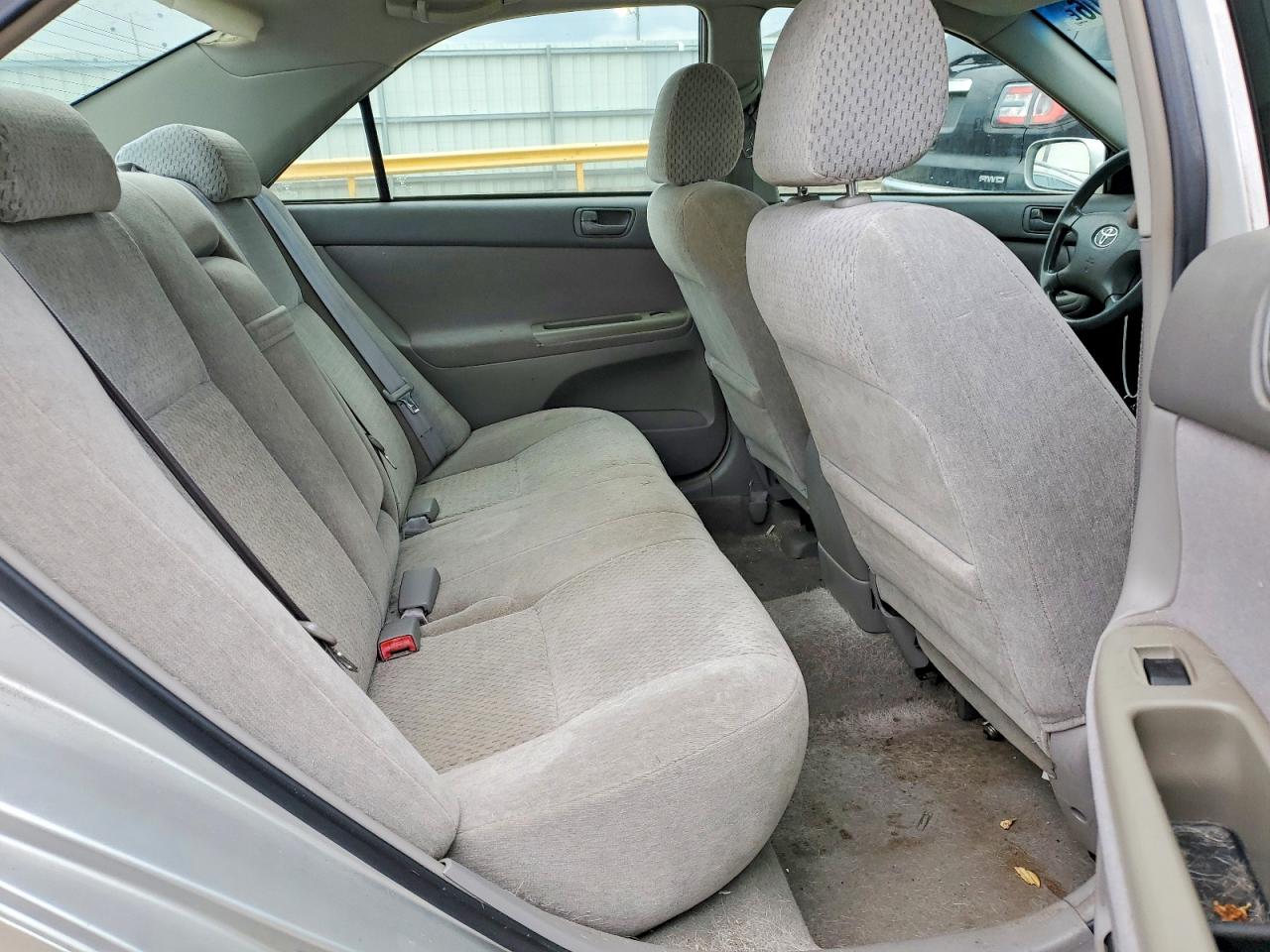 Toyota Camry Le V6