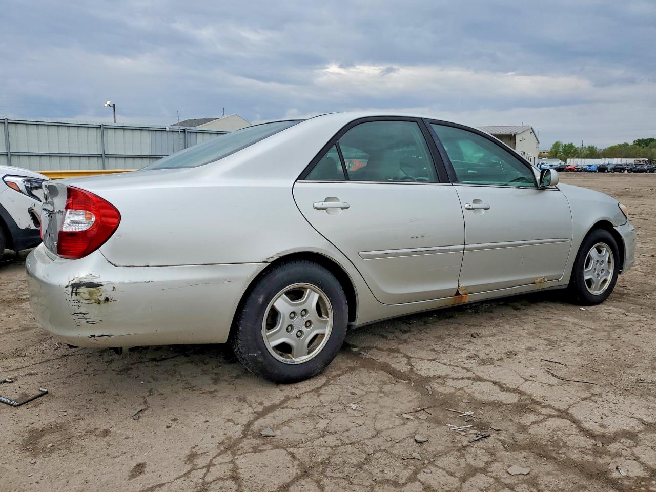 Toyota Camry Le V6