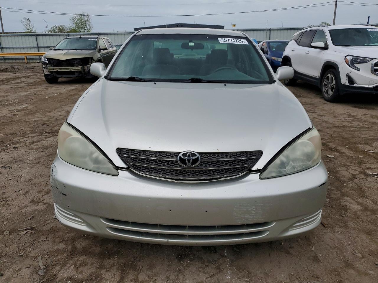 Toyota Camry Le V6