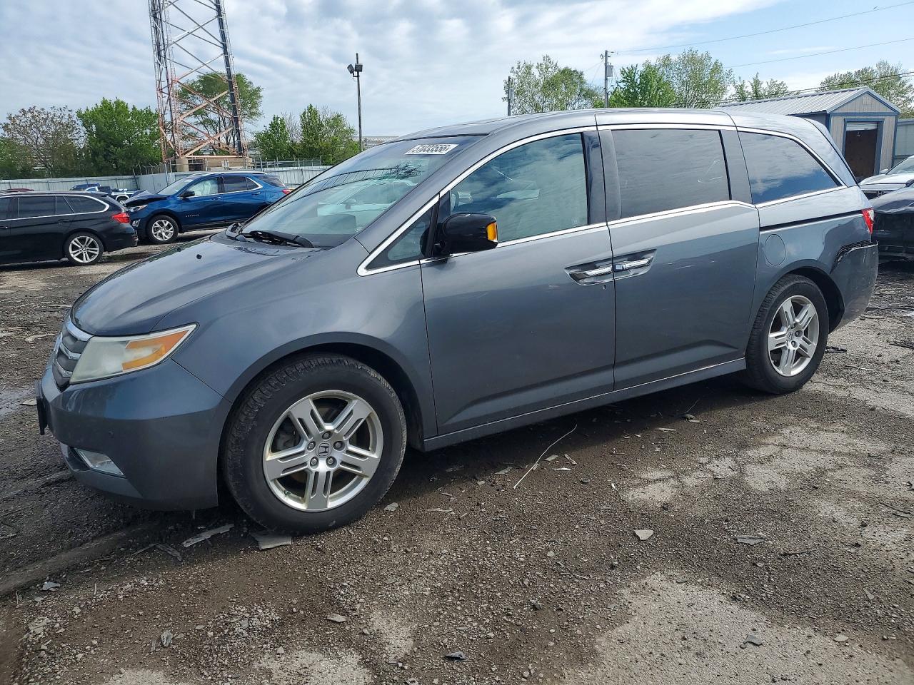Salvage Honda Odyssey Image