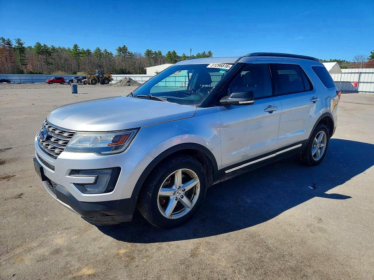 Salvage Ford Explorer Image