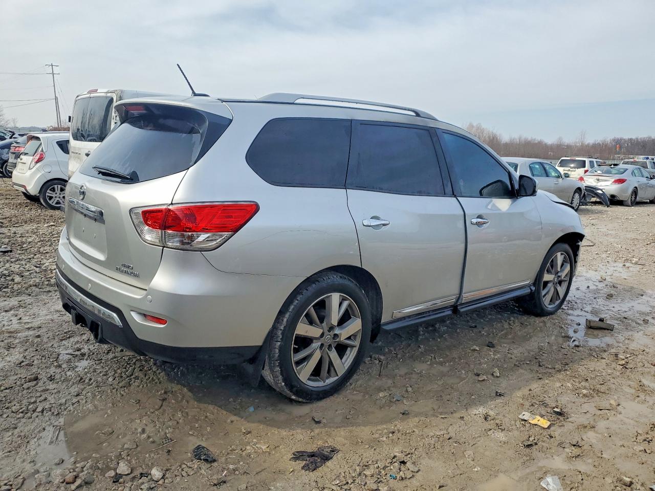 Nissan Pathfinder S