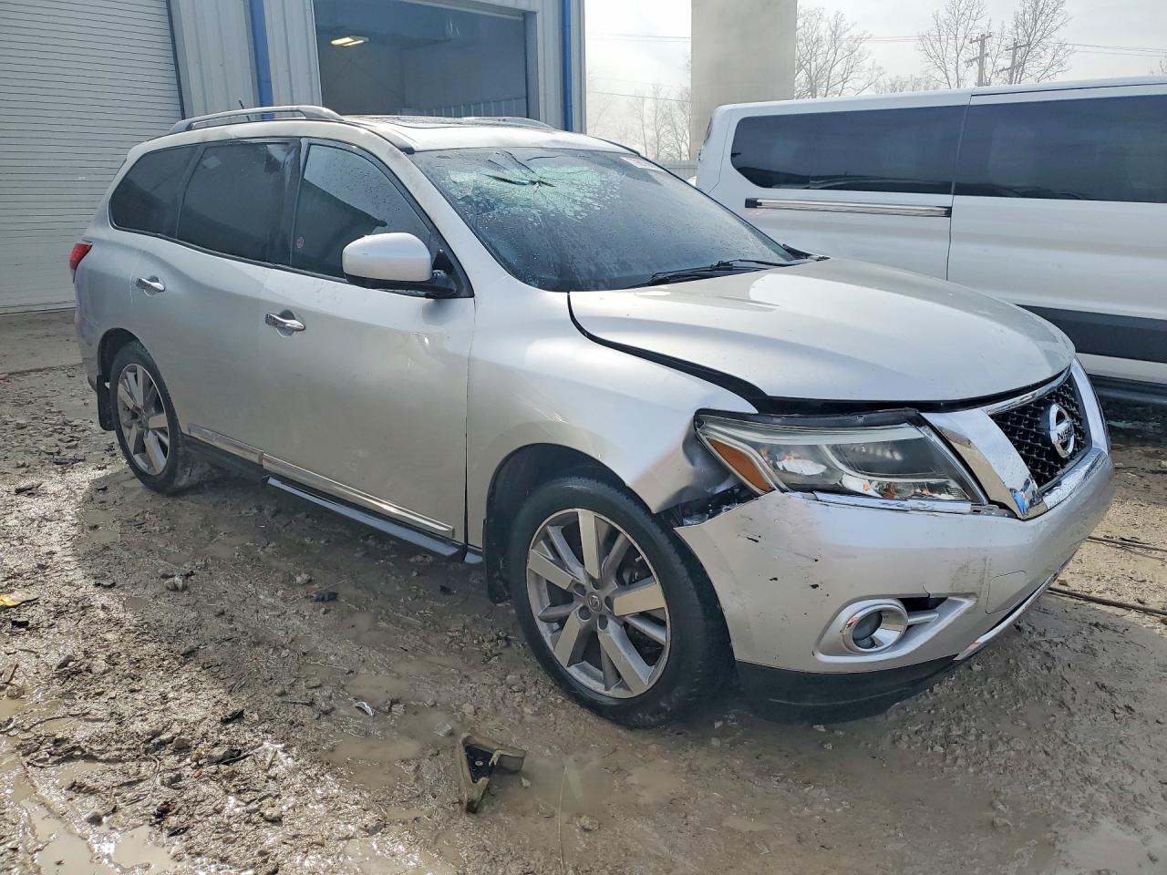 Nissan Pathfinder S