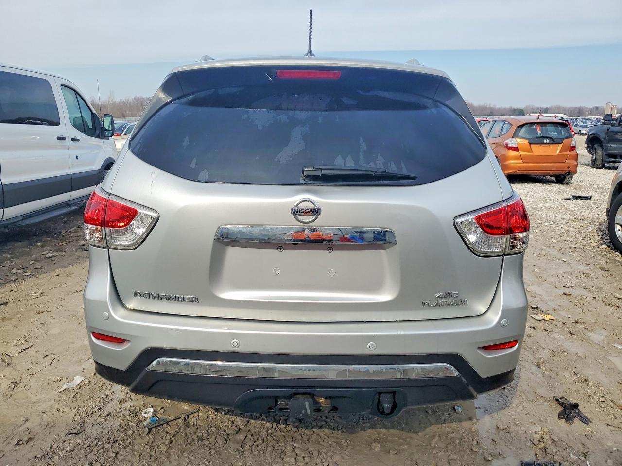 Nissan Pathfinder S