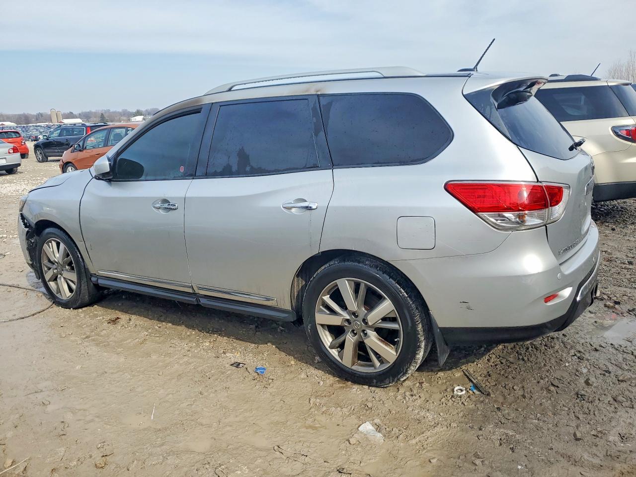 Nissan Pathfinder S