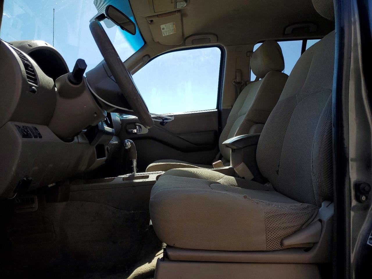 Nissan Frontier Se