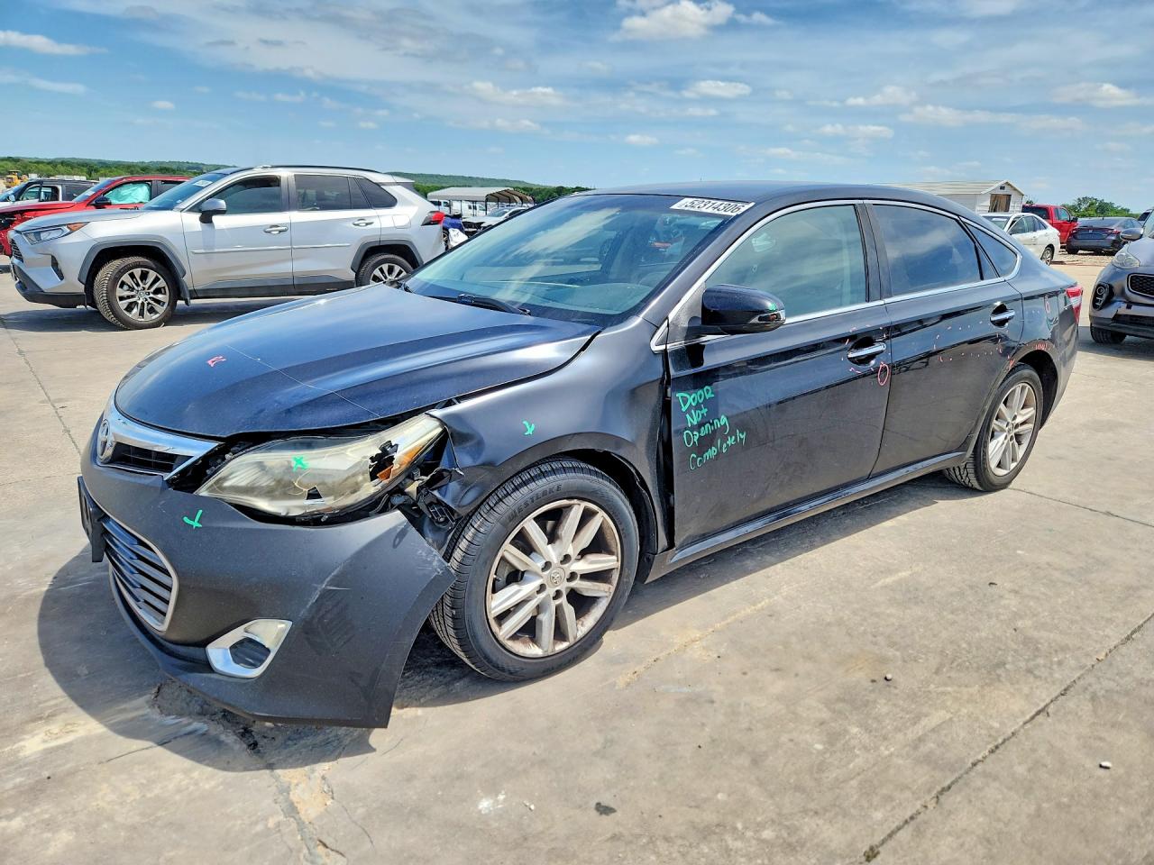 Salvage Toyota Avalon Image