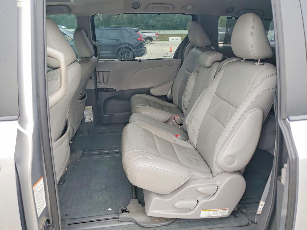 Toyota Sienna Xle 8-passenger