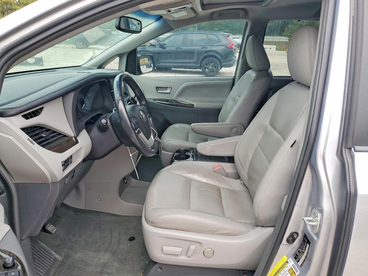 Toyota Sienna Xle 8-passenger