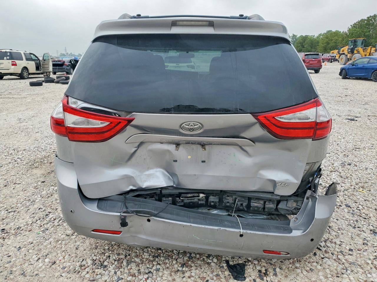 Toyota Sienna Xle 8-passenger