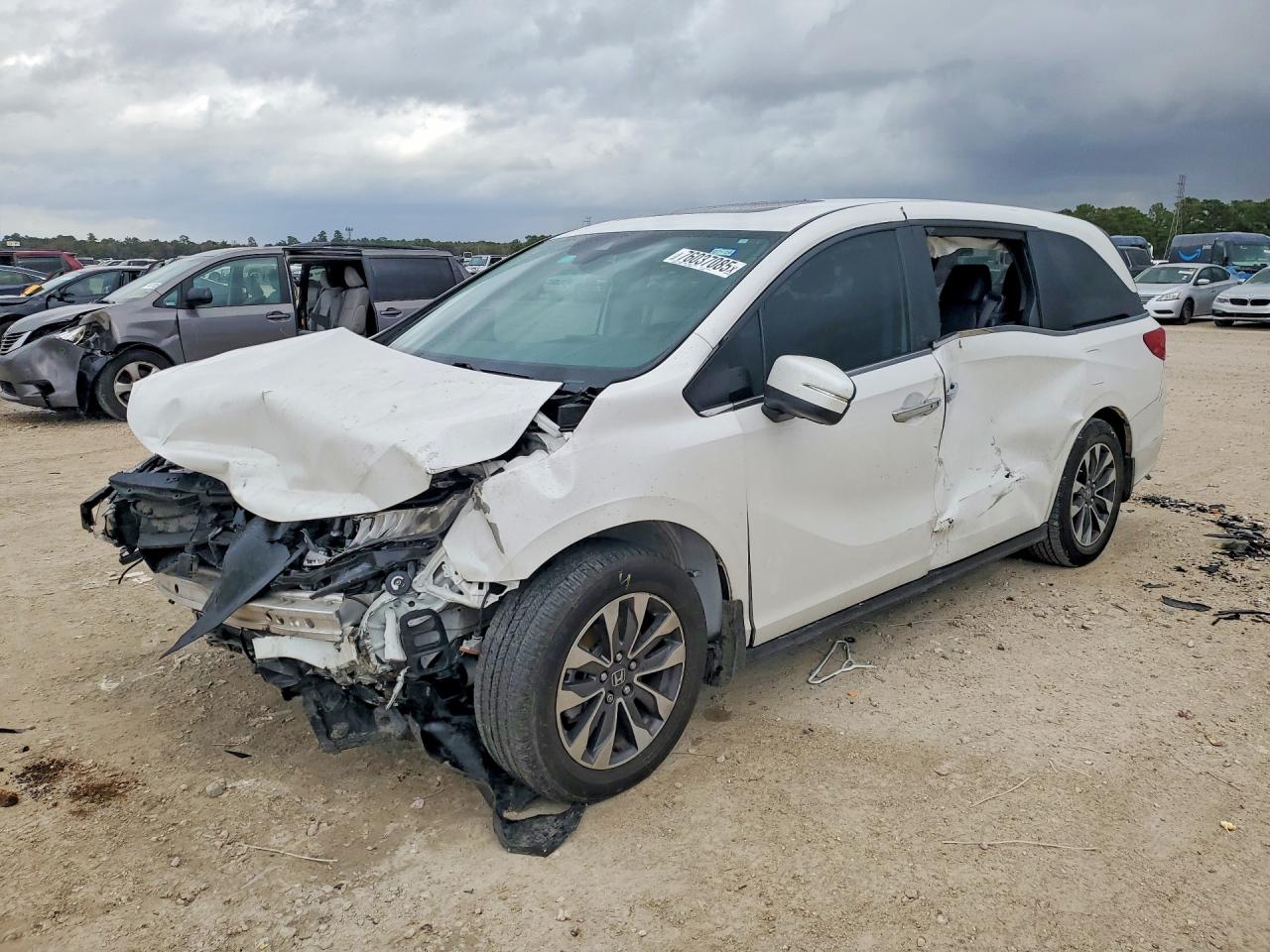 Salvage Honda Odyssey Image