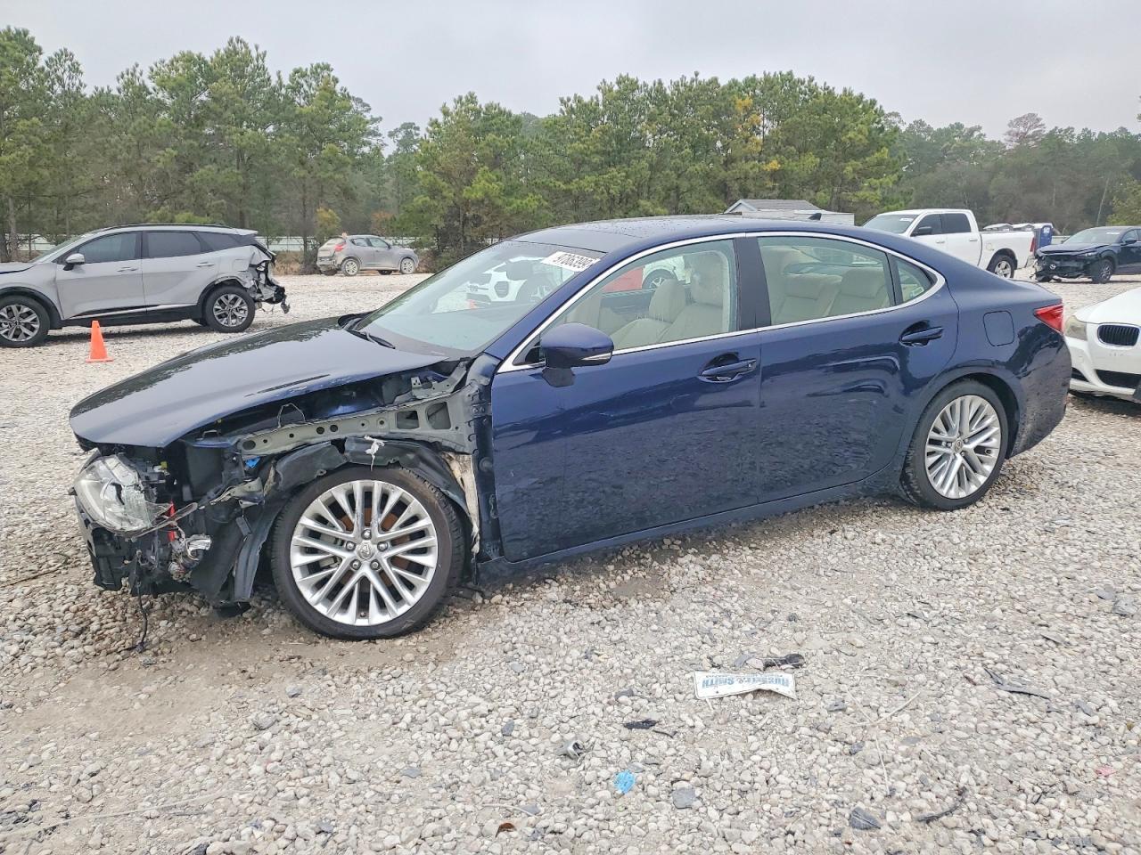 Salvage Lexus Es Image