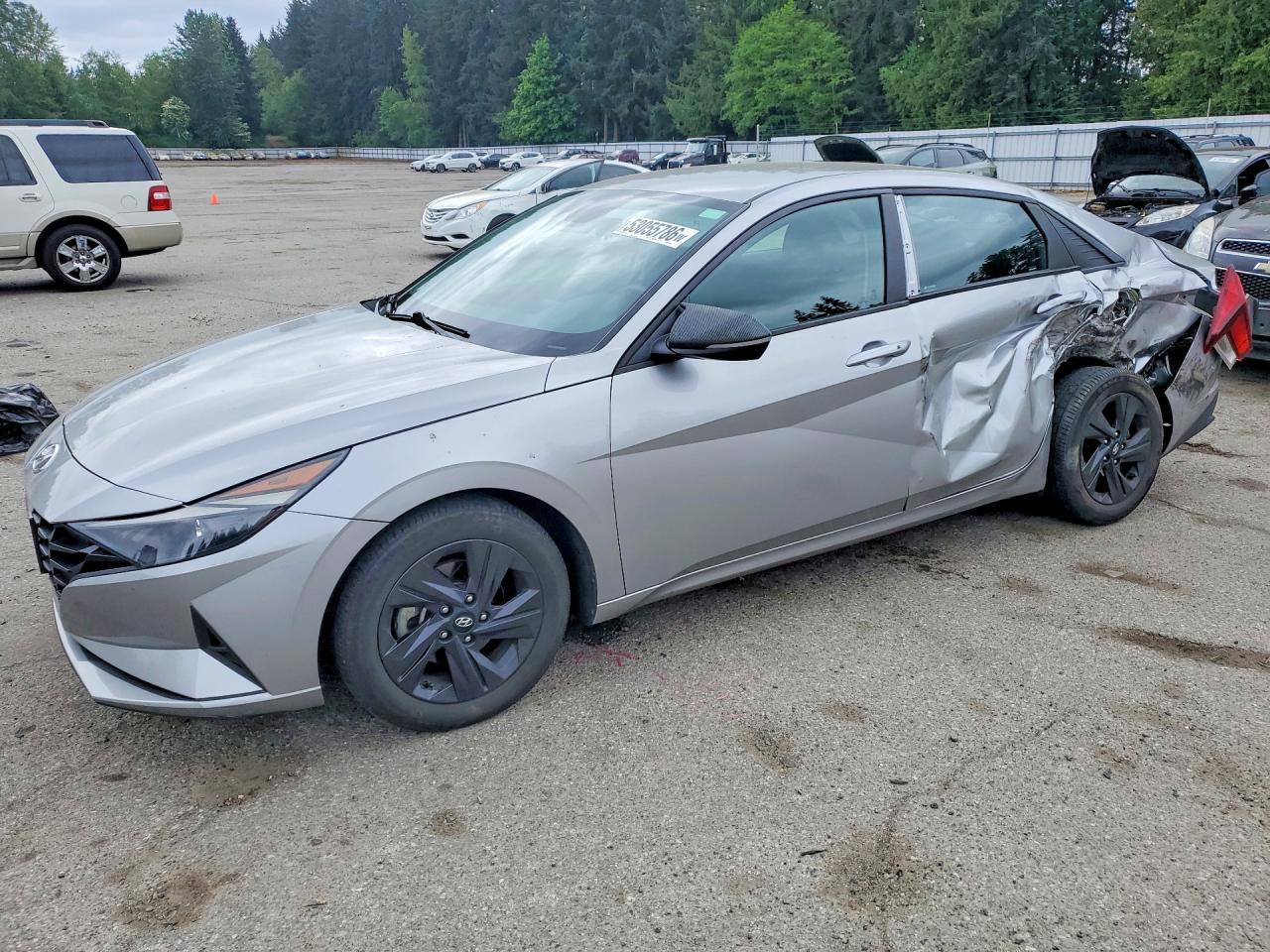 Salvage Hyundai ELANTRA Image