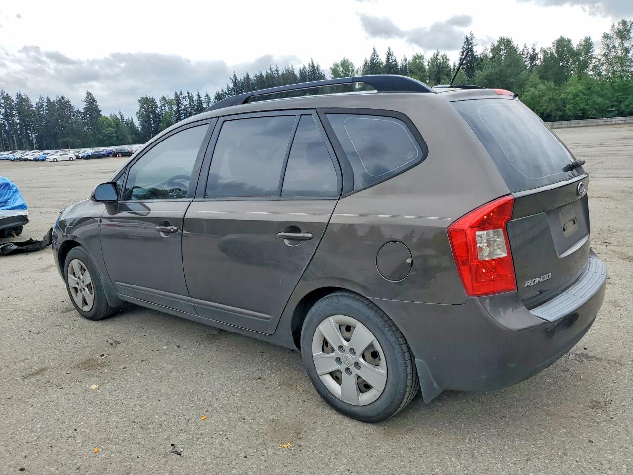 Kia Rondo Base